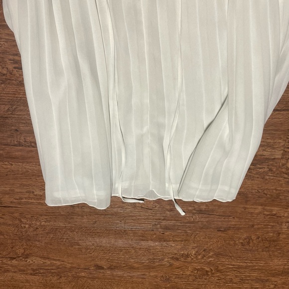 H&M Ruffle White/Cream Top - Picture 4 of 4